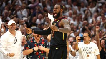 LeBron James se viste de héroe para mandar serie a siete juegos
