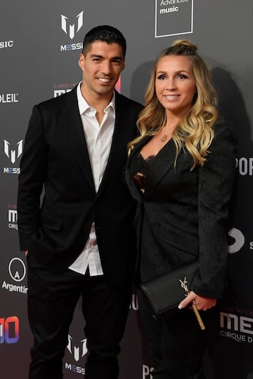 Luis Su¨¢rez y su esposa Sofia Balbi