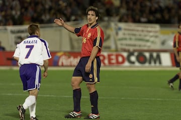 Debutó en abril de 2001, de la mano de José Antonio Camacho, en un amistoso frente a Japón y continuó en dinámica del conjunto nacional durante casi un año. Jugó 90' ante Liechtenstein, 45' ante México y 25' frente a Portugal. Cuatro partidos con la Selección que pusieron un broche casi redondo a su carrera.