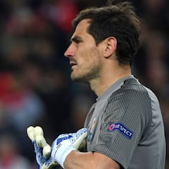 Anfield se rinde a Casillas por segunda vez en un año