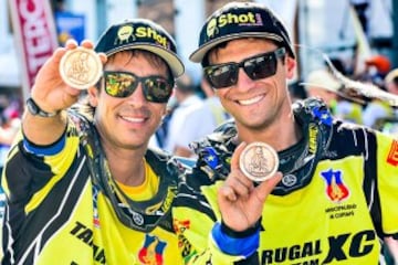 Jaime y Felipe Prohens. Estos hermanos son chilenos y son pilotos. Ambos han participado del Rally Dakar en motos, siendo 25° y 20° sus mejores puestos, respectivamente. 