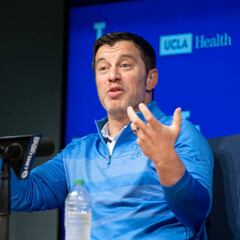 Why are the Dodgers unable to live up to October expectations?