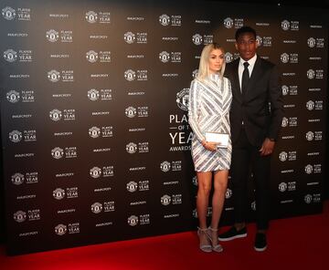 Anthony Martial junto a su pareja. 