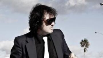 <b>LA ODA AL CACHA</b> "Su pelo es como el sol, la bandera de Uruguay. Su gol siempre es una lanza en el rival. En el tercer juego, con su garra, es una furia. No pueden con él los enemigos, es Diego Forlán. Es un titán, el campeón, deja todo por triunfar. Su selección siempre lo apoyará. Nuestra fe, nuestro honor, Forlán".