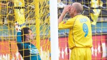 <b>NO MÁS DERROTAS.</b> "Nos puede pasar una vez (AZ), tal vez dos (Betis), pero seguro que no tres seguidas (Real Madrid)", dice Reina.