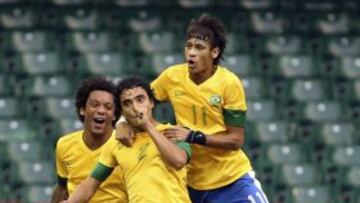 Oscar lidera a una Brasil afilada antes de la siesta