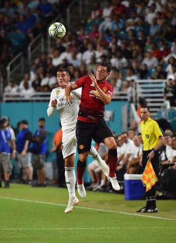 Theo Hernandez con Matteo Darmian.