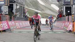 Gaviria bate a Ewan y Sagan y es el primer líder en California