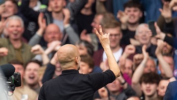 Liverpool (United Kingdom), 14/05/2023.- Manchester City manager Pep Guardiola reacts towards the Manchester City fans after the English Premier League soccer match between Everton and Manchester City at Goodison Park in Liverpool, Britain, 14 May 2023. (Reino Unido) EFE/EPA/Peter Powell EDITORIAL USE ONLY. No use with unauthorized audio, video, data, fixture lists, club/league logos or 'live' services. Online in-match use limited to 120 images, no video emulation. No use in betting, games or single club/league/player publications
