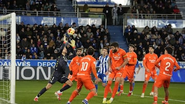 Álex Remiro fue uno de los más destacados de la Real Sociedad en la victoria en Copa frente al Alavés.
