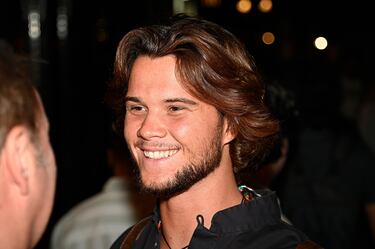 La simpatía que el sobrino de Pocholo Martínez-Bordiú transmitió a través de las cámaras durante su participación en la última edición de ‘Supervivientes’ ha sido clave para que Mediaset haya vuelto a querer contar con él. De su estancia en Honduras volvió con el premio bajo el brazo.  
