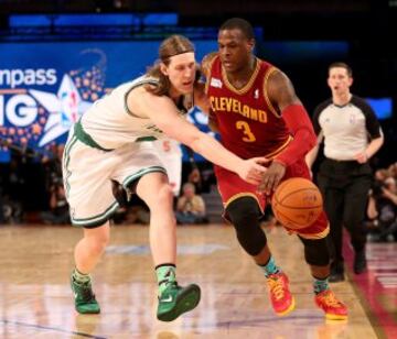 NEW ORLEANS, LA - FEBRUARY 14: Team Hill's Dion Waiters #3 of the Cleveland Cavaliers tries to keep the ball from Team Webber's Kelly Olynyk #41 of the Boston Celtics defends during the BBVA Compass Rising Stars Challenge 2014 as part of the 2014 NBA Allstar Weekend at the Smoothie King Center on February 14, 2014 in New Orleans, Louisiana. NOTE TO USER: User expressly acknowledges and agrees that, by downloading and or using this photograph, User is consenting to the terms and conditions of the Getty Images License Agreement.   Christian Petersen/Getty Images/AFP
== FOR NEWSPAPERS, INTERNET, TELCOS & TELEVISION USE ONLY ==