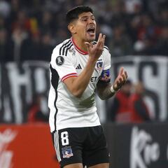 “Fuentes y Pavez deben seguir, ellos han sostenido a Colo Colo”