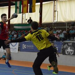 El Bada Huesca se hace con los servicios de Luis Mosquera