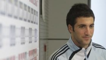 Higuaín ha mostrado hoy ante los medios de comunicación su deseo de seguir en el Real Madrid: "Soy muy feliz aquí y mesiento muy querido".