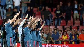 DEVENTER - Feyenoord celebrate the 4-3 victory during the Dutch Eredivisie match between Go Ahead Eagles and Feyenoord at De Adelaarshorst on September 3, 2022 in Deventer, Netherlands. ANP VINCENT JANNINK (Photo by ANP via Getty Images)