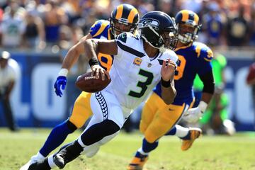 Seattle navegaba en aguas tranquilas los últimos tres años hasta que apareció Los Ángeles. Los Rams le arrebataron el título de división a los de Pete Carroll, lo que provoca un mayor atractivo a esta rivalidad.