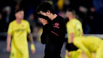 Jo&atilde;o F&eacute;lix se lamenta durante el partido contra el Villarreal. 