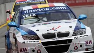 Javi Villa con su BMW.
