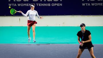 Muguruza y Brady avanzan a cuartos de final en Abu Dabi
