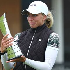 Sophia Popov, de caddie a ganar el British en una semana