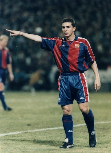 El jugador alicantino vistió varios dorsales en sus diez años como blaugrana. El '10' lo llevó en la 92/93. 