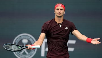 MIAMI GARDENS, FLORIDA - MARCH 26: Alexander Zverev of Germany serves reacts to a lost point to Arthur Fils of France during their match on Day 9 of the Miami Open at Hard Rock Stadium on March 26, 2025 in Miami Gardens, Florida. Al Bello/Getty Images/AFP (Photo by AL BELLO / GETTY IMAGES NORTH AMERICA / Getty Images via AFP)