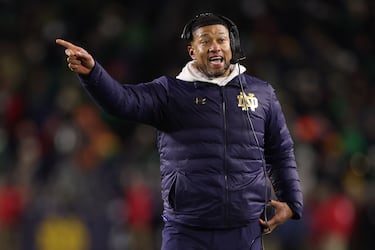 Brian Flores y otras opciones para Steelers tras renuncia de Mike Tomlin