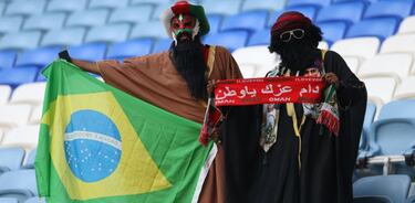La Copa ?rabe deja curiosas im¨¢genes en las gradas