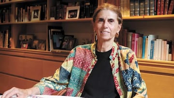 Annie Pardo, madre de Claudia Sheinbaum recibe el “honoris causa” por la Universidad de Sinaloa en reconocimiento a sus aportaciones científicas.