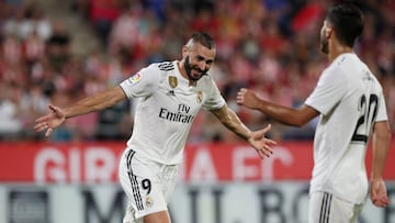 Benzema celebró así uno de sus goles.