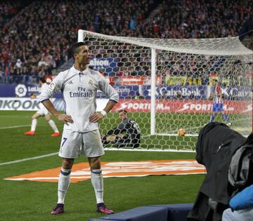 19 de noviembre de 2016. Partido de LaLiga entre el Atl¨¦tico de Madrid y el Real Madrid en el Vicente Calder¨®n (0-3). Cristiano Ronaldo marc¨® el 0-3.