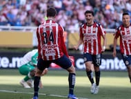Guadalajara's forward #34 Armando Gonzalez (L) celebrates scoring his team's second goal during the Liga MX Clausura football match between Guadalajara and Santos Laguna at the Akron Stadium in Zapopan, Mexico on March 14, 2026. (Photo by Ulises RUIZ / AFP)