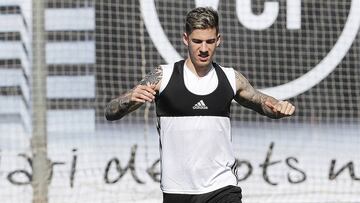 Santi Mina, en un entrenamiento.