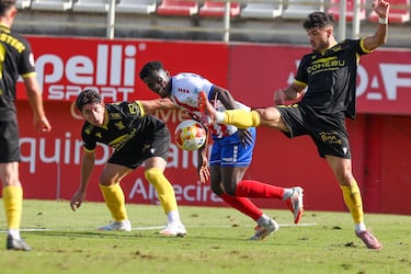 El Algeciras deja en la lona al Atlético Sanluqueño y a José Herrera