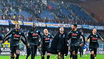 GENOA, ITALY - JANUARY 8: Victor Osimhen of Napoli (L) celebrates with his team-mates after the Serie A match between UC Sampdoria and SSC Napoli at Stadio Luigi Ferraris on January 8, 2023 in Genoa, Italy. (Photo by Simone Arveda/Getty Images)