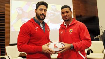 10/11/16 PRESENTACION PARTIDO RUGBY ENTRE ESPA&bdquo;A Y TONGA
 JAIME NAVA CAPITAN SELECCION ESPA&bdquo;OLA DE RUGBY Y SIALE PIUTAU CAPITAN SELECCION DE TONGA
 
 
 
 
 
 
 
 
 
  SELECCION ESPA&Ntilde;OLA
 