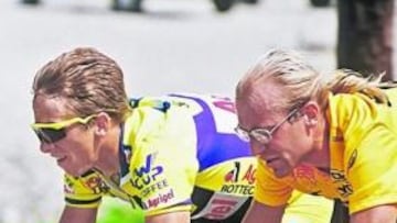 Laurent Fignon, de amarillo.