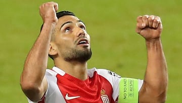 Monaco&#039;s Colombian forward Radamel Falcao celebrates after scoring a goal  during the French  L1 football match Monaco (ASM) vs Nancy (ASNL) on November 5, 2016 at the &quot;Louis II Stadium&quot; in Monaco.   / AFP PHOTO / VALERY HACHE