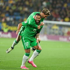 Willian José, aún en el aire