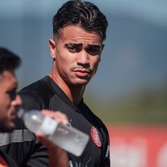 Reinier se da contra un muro