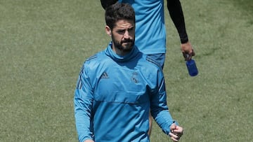 Isco, en el entrenamiento del D&iacute;a de la Prensa previo al Real Madrid-Liverpool de la final de la Champions 2018.
 
 