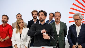 El secretario general de Ciudadanos, Adri¨¢n V¨¢zquez, interviene durante una rueda de prensa tras la reuni¨®n del Comit¨¦ Nacional de Ciudadanos, en la sede nacional de Ciudadanos, a 30 de mayo de 2023, en Madrid (Espa?a). Durante el Comit¨¦ se ha decidido que Ciudadanos no se presentar¨¢ a las elecciones generales del 23 de julio despu¨¦s de la derrota tras las elecciones municipales y auton¨®micas del pasado domingo, 28 de mayo. El partido solo consigui¨® el 1,35% de los votos, situ¨¢ndose como s¨¦ptima fuerza. Queda borrado de los 12 Parlamentos auton¨®micos y del Ayuntamiento de Madrid, donde ocupaba la vicealcald¨ªa. El Comit¨¦ Nacional de Ciudadanos ha considerado que "el mensaje de las elecciones locales ha sido muy claro" y que su partido no es visto como una fuerza transformadora.
30 MAYO 2023;MADRID;CIUDADANOS;FRACASO ELECCIONES MUNICIPALES;NO CONCURRE ELECCIONES GENERALES
Alejandro Mart¨ªnez V¨¦lez / Europa Press
30/05/2023