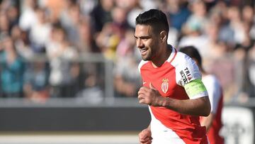 Monaco's Colombian forward Radamel Falcao celebrates after scoring a goal during the French L1 football match between Angers (ASCO) and Monaco (ASM) on April 8, 2017, at the Raymond Kopa Stadium in Angers, western France. / AFP PHOTO / JEAN-SEBASTIEN EVRARD