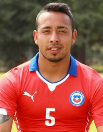 El otrora seleccionado Sub 20, Bernardo Cerezo, es otra incorporación de Santa Cruz.