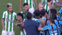 Gustavo Quinteros protagonizó esta polémica escena en Brasil: ¡descontrol total y duro castigo!