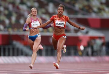Mar¨ªa Vicente gana la carrera de 200 metros del Heptatl¨®n y se mantiene con opciones de medalla o diploma, aunque tendr¨¢ que mejorar sus n¨²meros en la jornada de ma?ana.
