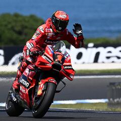 Bagnaia vuelve a meterse en problemas