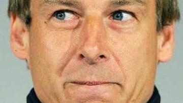 <b>NO SIGUE. </b>Jürgen Klinsmann informó al presidente de la Federación Alemana de Fútbol, Theo Zwansiger, de su decisión de no renovar el contrato como seleccionador.