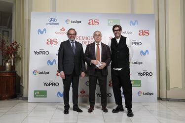 Juan Cantón Director General de Prensa de Prisa Media, 
Alejandro Blanco presidente del COE  y Vicente Jiménez Director del Diario AS.






